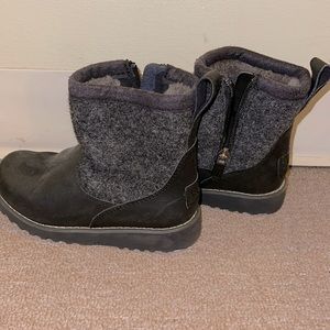 UGGs Little Girl Size 111